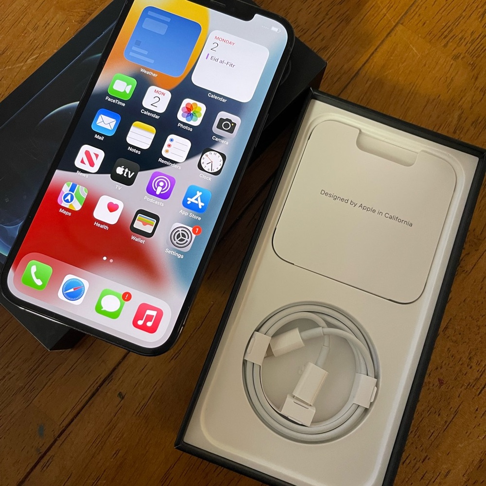 Apple iPhone 12Pro Max 256 GB in Blue